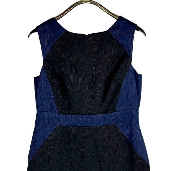 ADRIANNA PAPELL TEXTURED JACQUARD COLORBLOCK SLEEVELESS BLACK BLUE SHEATH DRESS - Picture 5 of 15